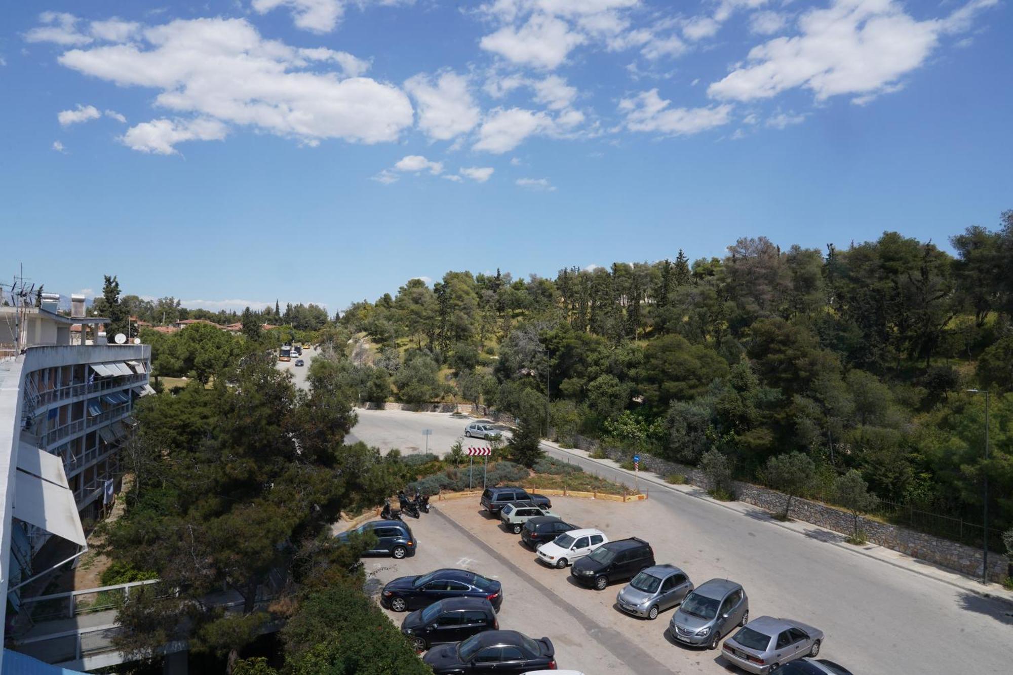 Hill View Apartment Near Acropolis Atene Esterno foto