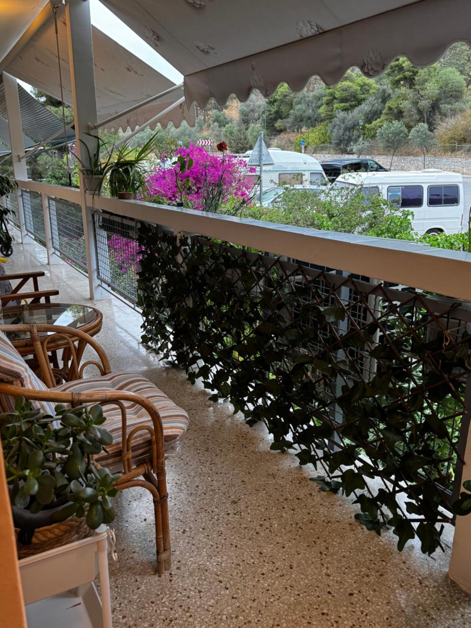 Hill View Apartment Near Acropolis Atene Esterno foto